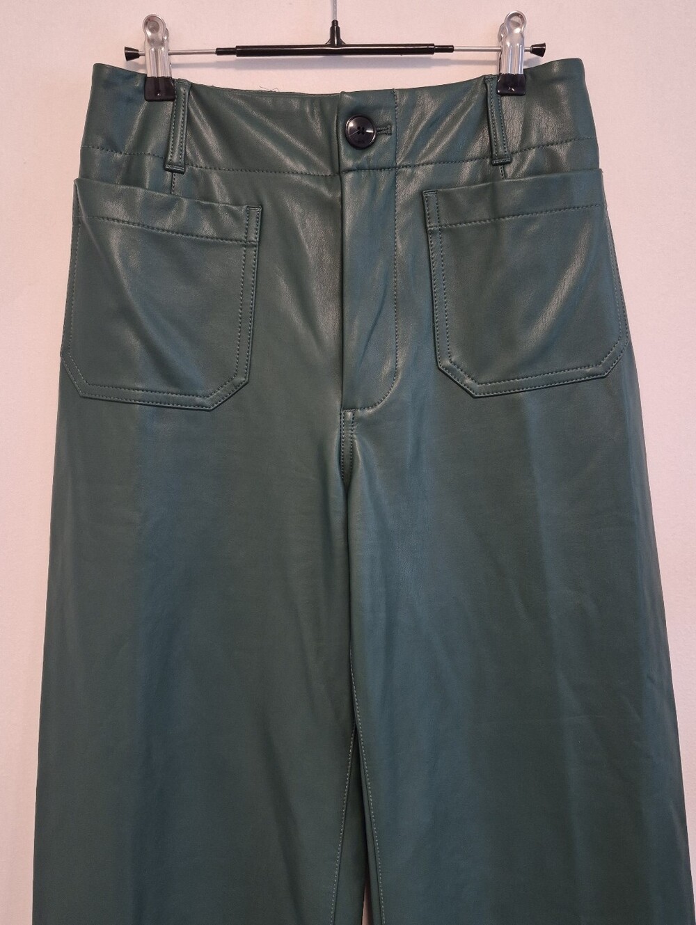 Maeve The Colette Faux Leather Green Stretch Wide Leg Pants Cropped Size 28 - Picture 3 of 9